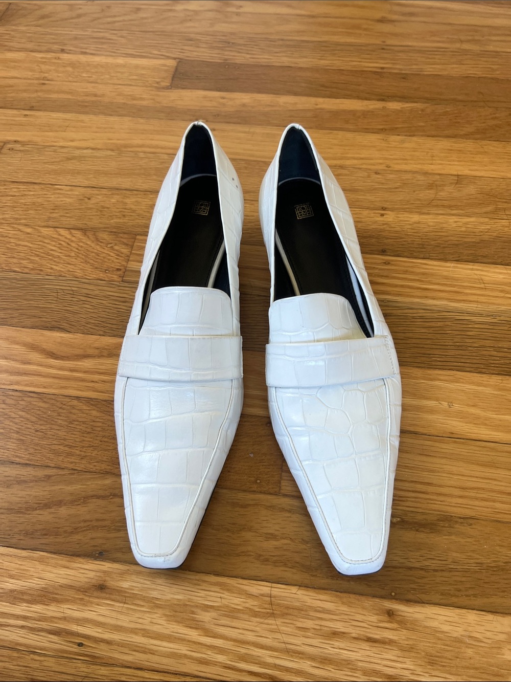 Totême The Kitten Loafer Croc-Effect Pump